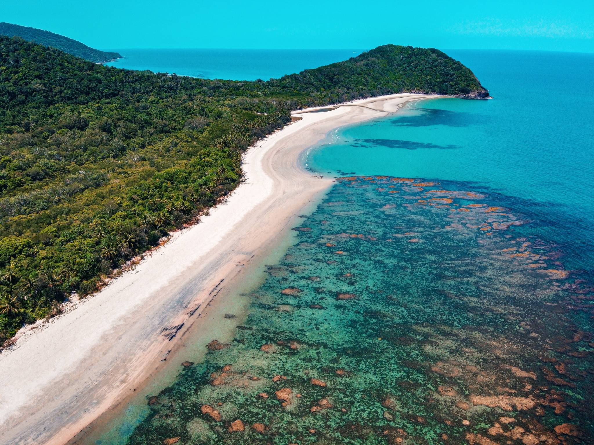 Cairns Beach - 5km from Cairns International Airport. 6km from Screen Queensland Studios, Cairns