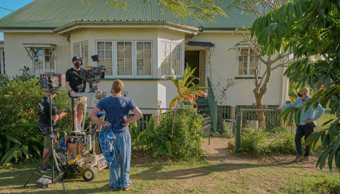 BoySwallowsUniverseS1_Netflix_221107_BSU_01_1972